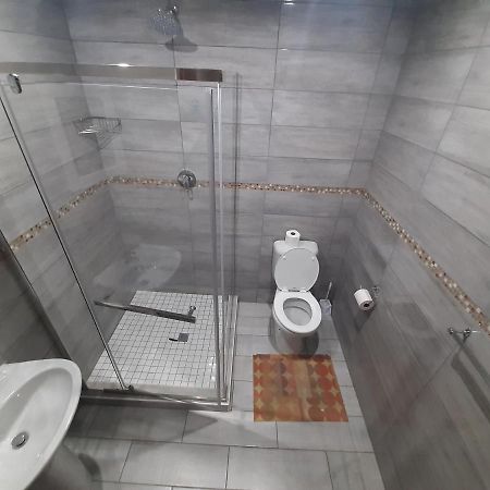 Lux Rooms On 37 Bloemfontein Eksteriør billede