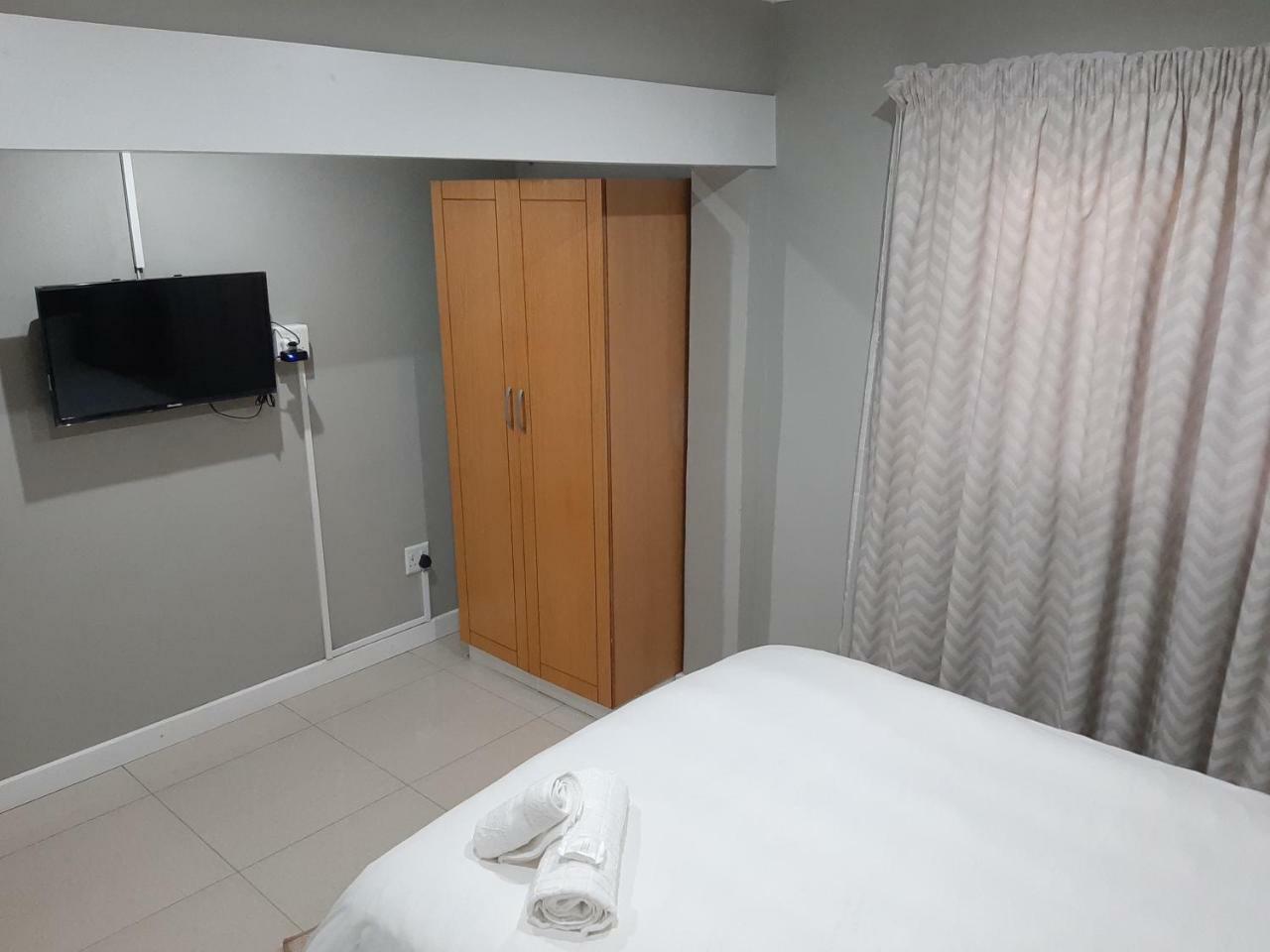 Lux Rooms On 37 Bloemfontein Eksteriør billede