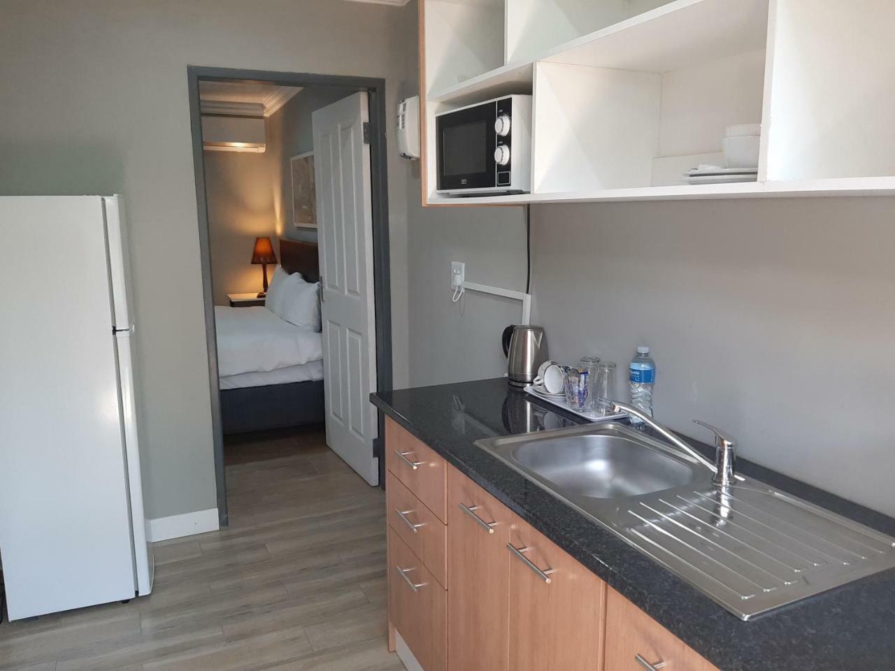 Lux Rooms On 37 Bloemfontein Eksteriør billede